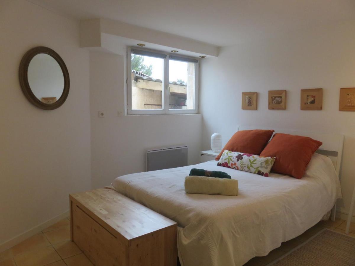 Les Mondes - Appartement Bas De Maison Ensues-la-Redonne Exterior foto